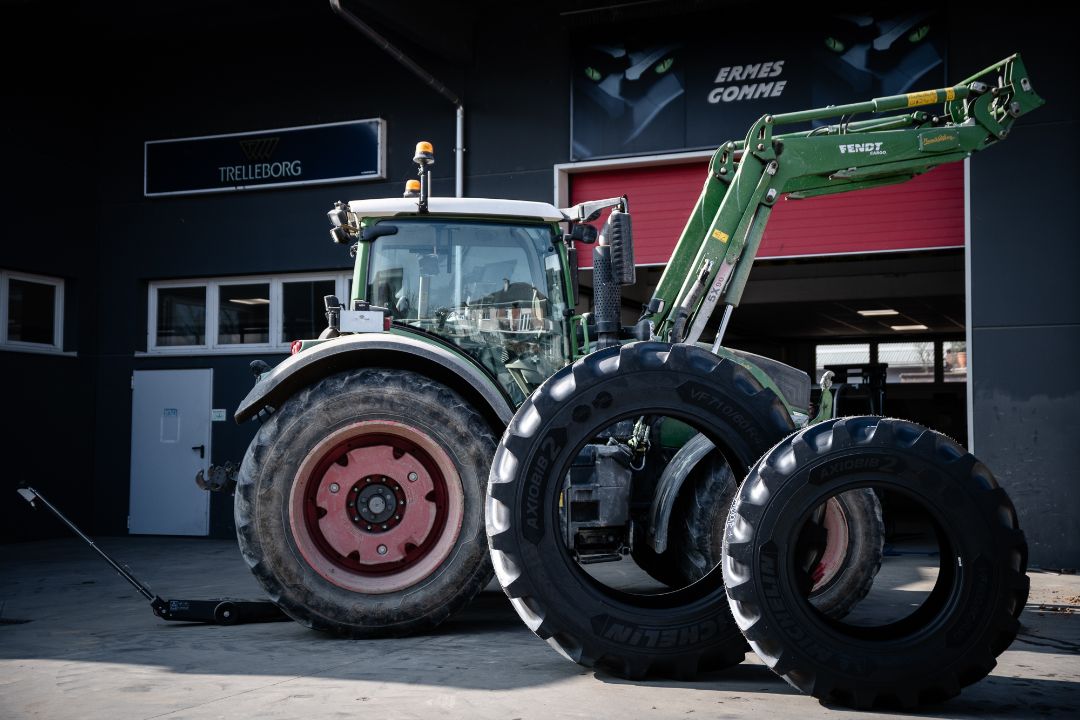 Interventi agricoli in campo Ermes Gomme Piemonte