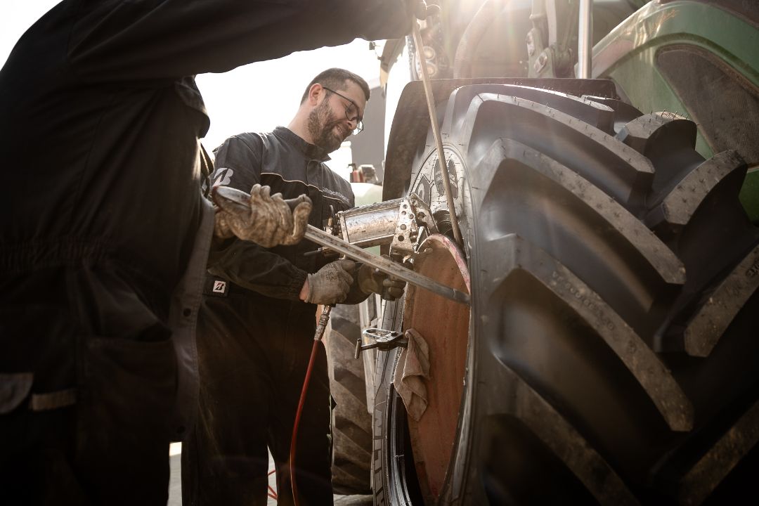 Ermes Gomme officina Poirino