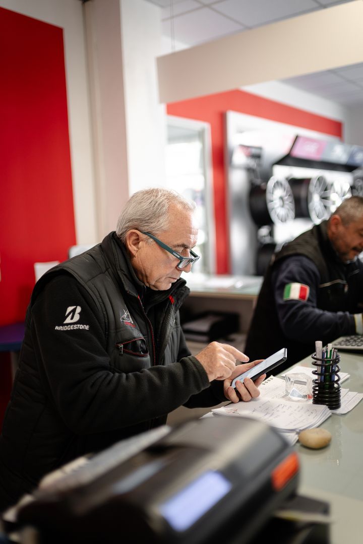 Ermes Gomme officina Poirino