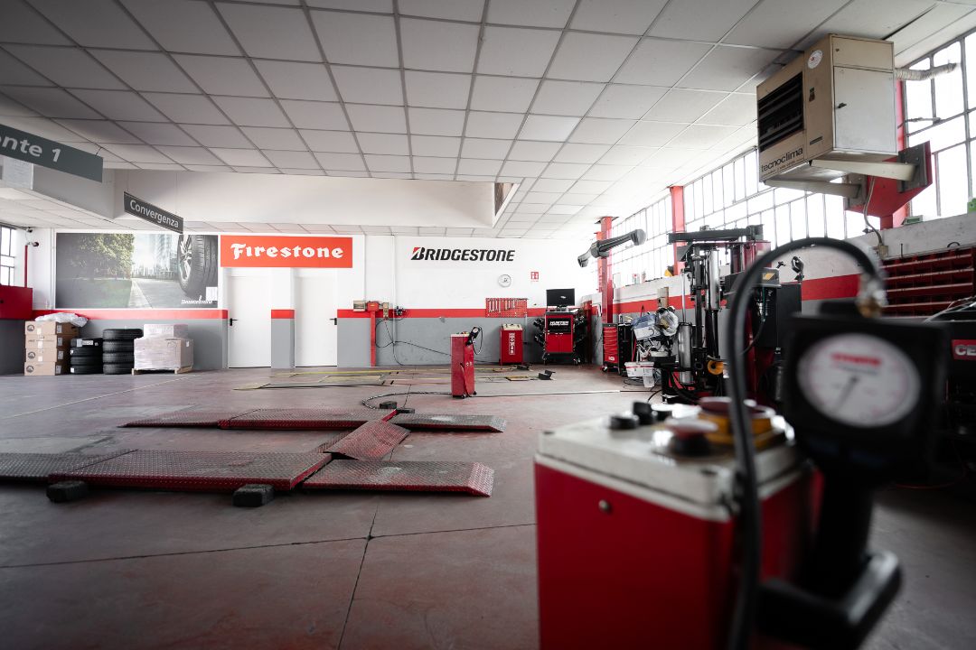 Ermes Gomme officina Poirino