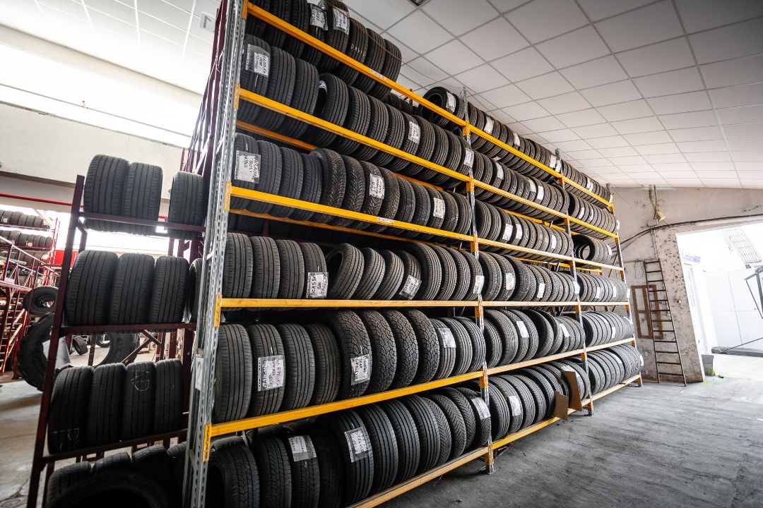 Ermes Gomme officina Poirino