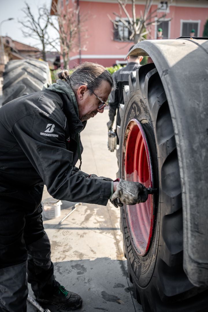 Ermes Gomme officina Poirino