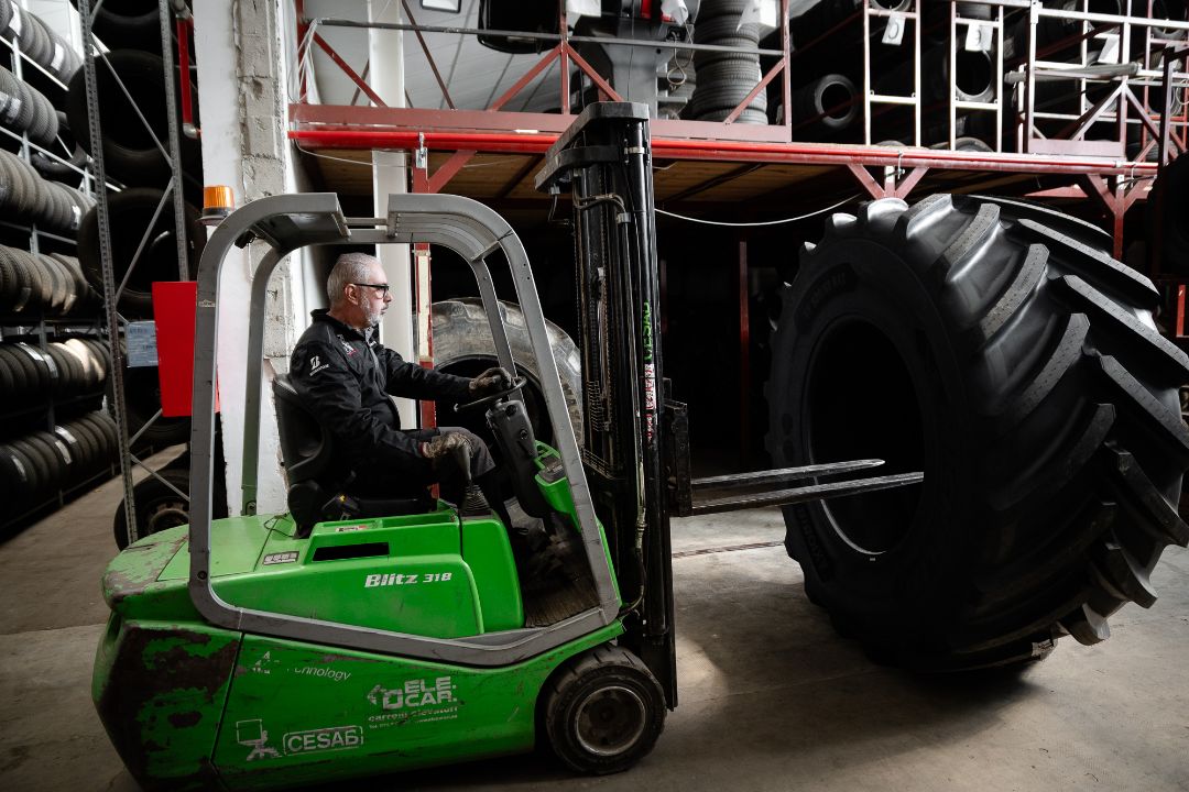 Ermes Gomme officina Poirino