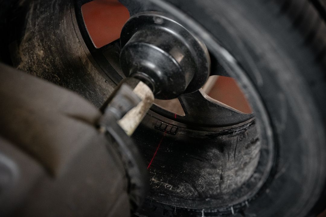 Montaggio pneumatici auto moto Ermes Gomme Poirino
