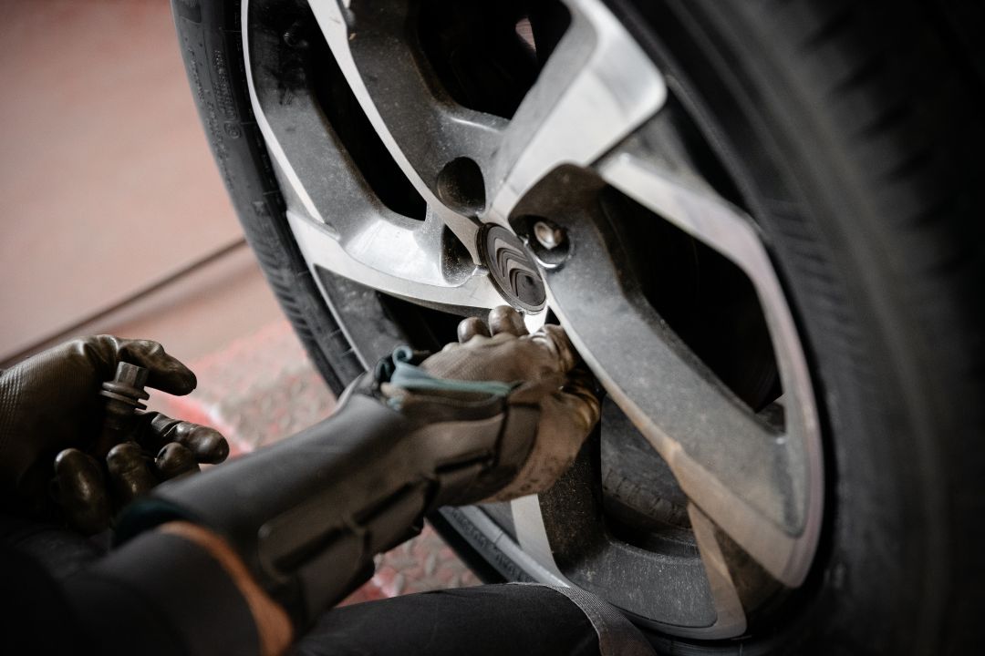 Montaggio pneumatici auto moto Ermes Gomme Poirino