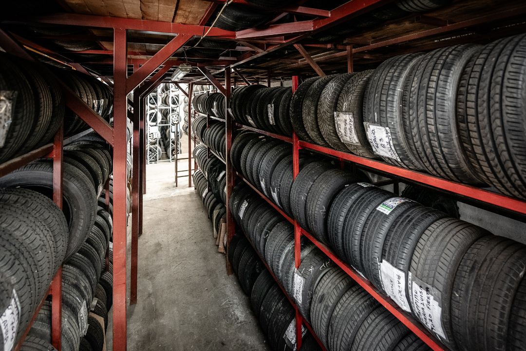 Montaggio pneumatici auto moto Ermes Gomme Poirino