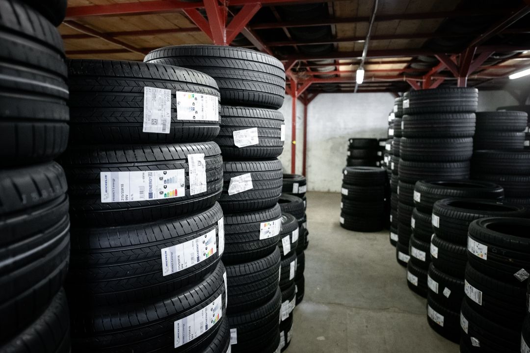 Montaggio pneumatici auto moto Ermes Gomme Poirino