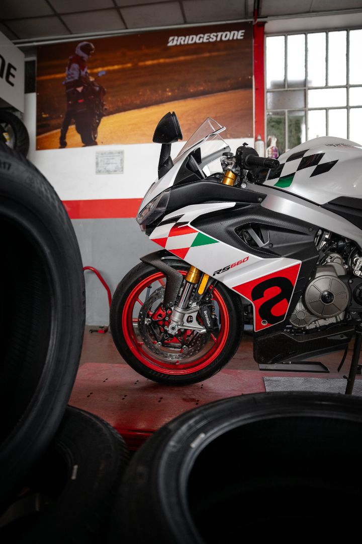 Montaggio pneumatici auto moto Ermes Gomme Poirino