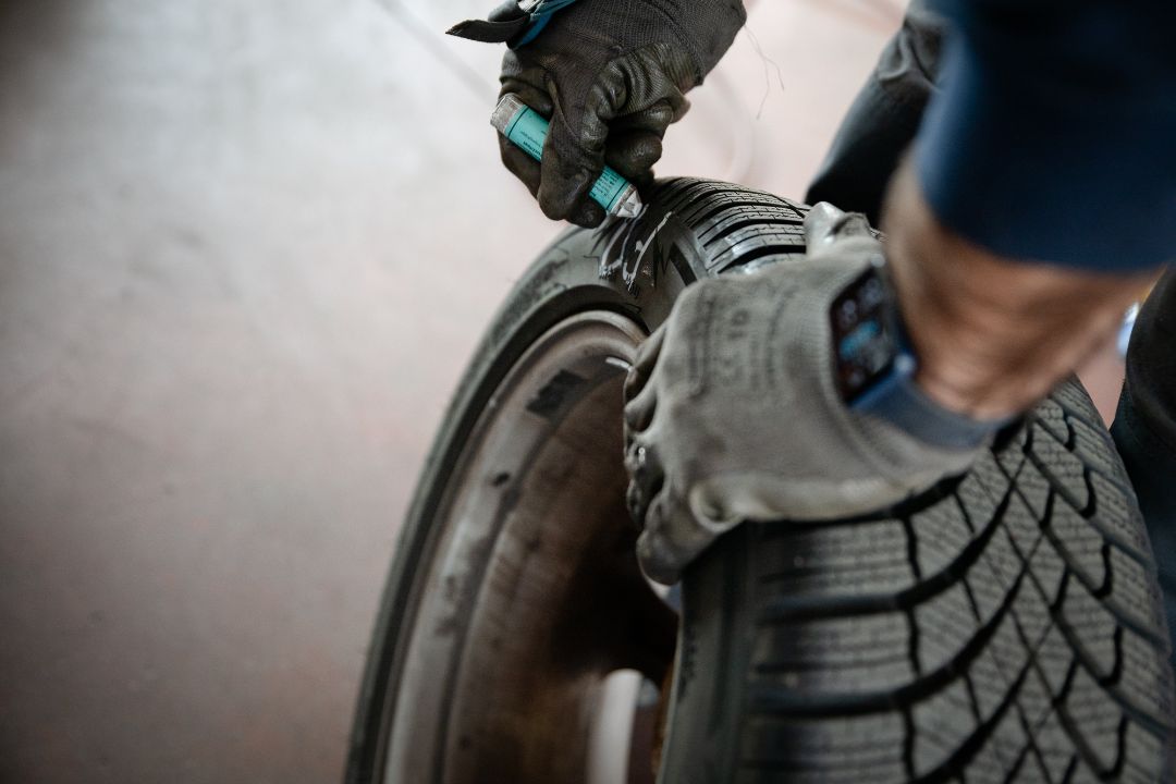Montaggio pneumatici auto moto Ermes Gomme Poirino