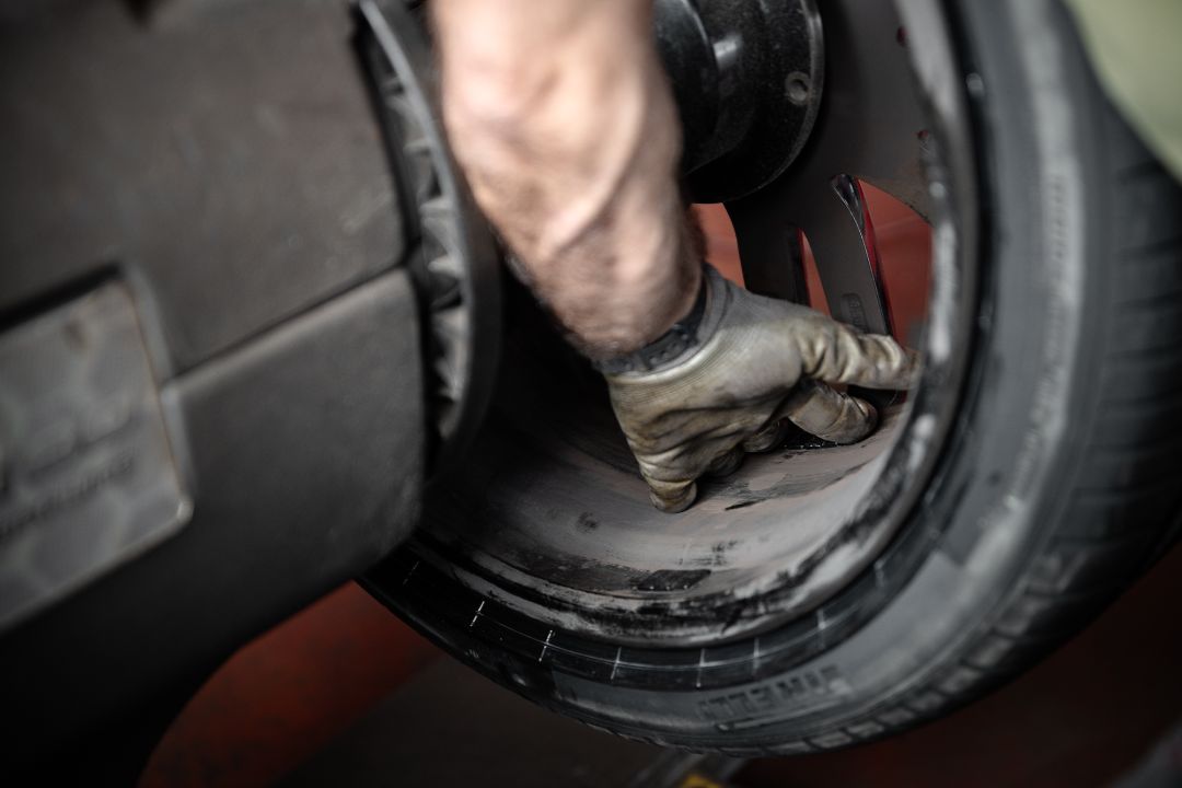 Montaggio pneumatici auto moto Ermes Gomme Poirino
